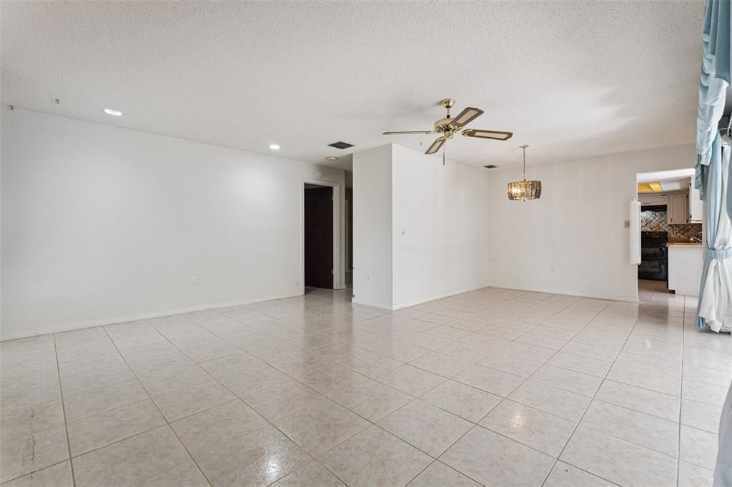 For Sale: $520,000 (4 beds, 2 baths, 2000 Square Feet)