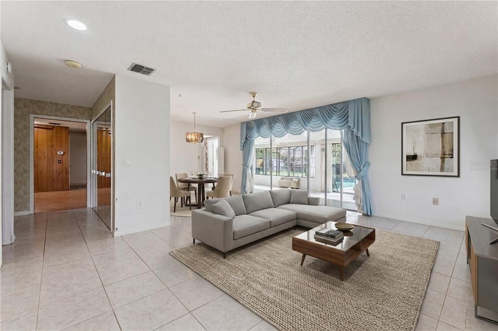 For Sale: $520,000 (4 beds, 2 baths, 2000 Square Feet)