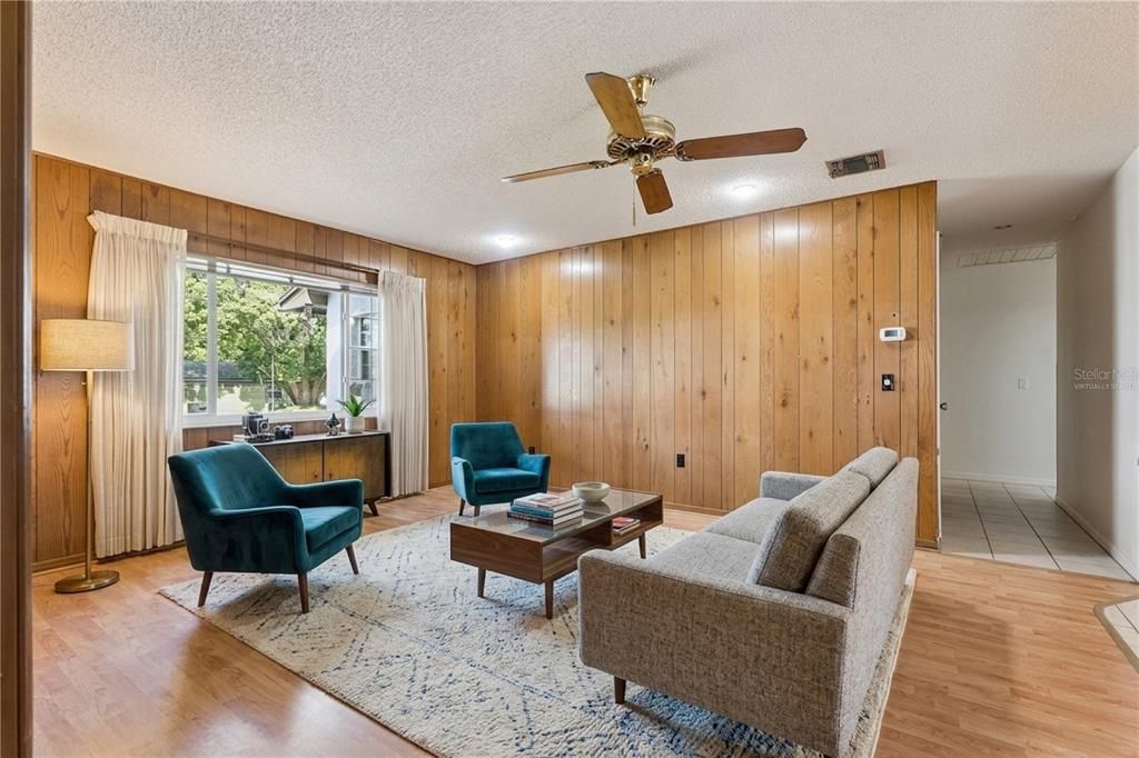 For Sale: $520,000 (4 beds, 2 baths, 2000 Square Feet)