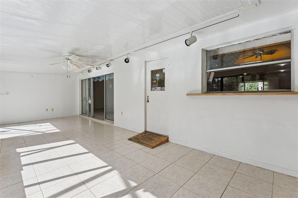 For Sale: $520,000 (4 beds, 2 baths, 2000 Square Feet)