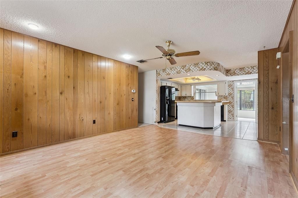 For Sale: $520,000 (4 beds, 2 baths, 2000 Square Feet)
