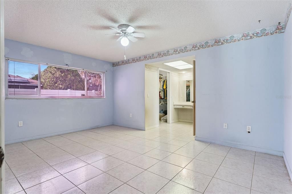 For Sale: $520,000 (4 beds, 2 baths, 2000 Square Feet)