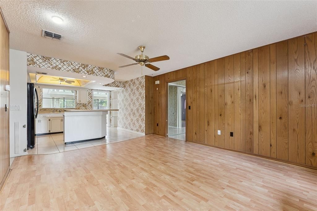 For Sale: $520,000 (4 beds, 2 baths, 2000 Square Feet)