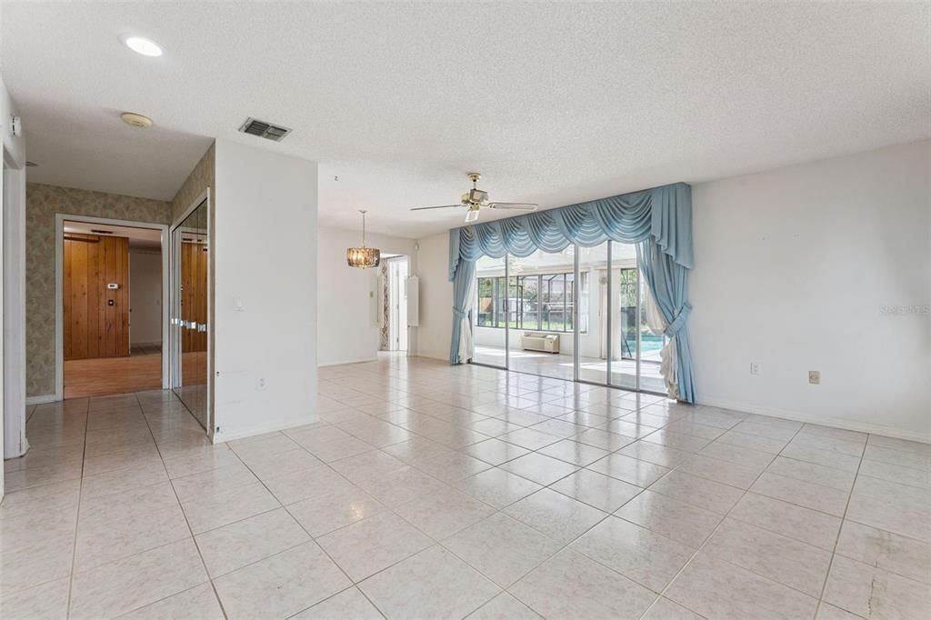 For Sale: $520,000 (4 beds, 2 baths, 2000 Square Feet)