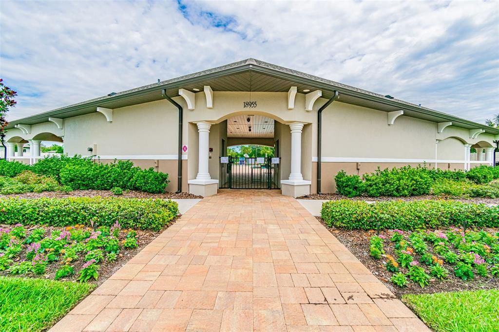 En Venta: $535,000 (5 camas, 3 baños, 3531 Pies cuadrados)