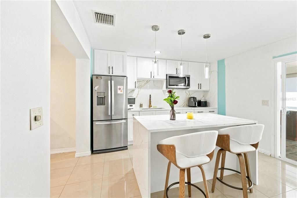 For Sale: $560,000 (7 beds, 5 baths, 1935 Square Feet)