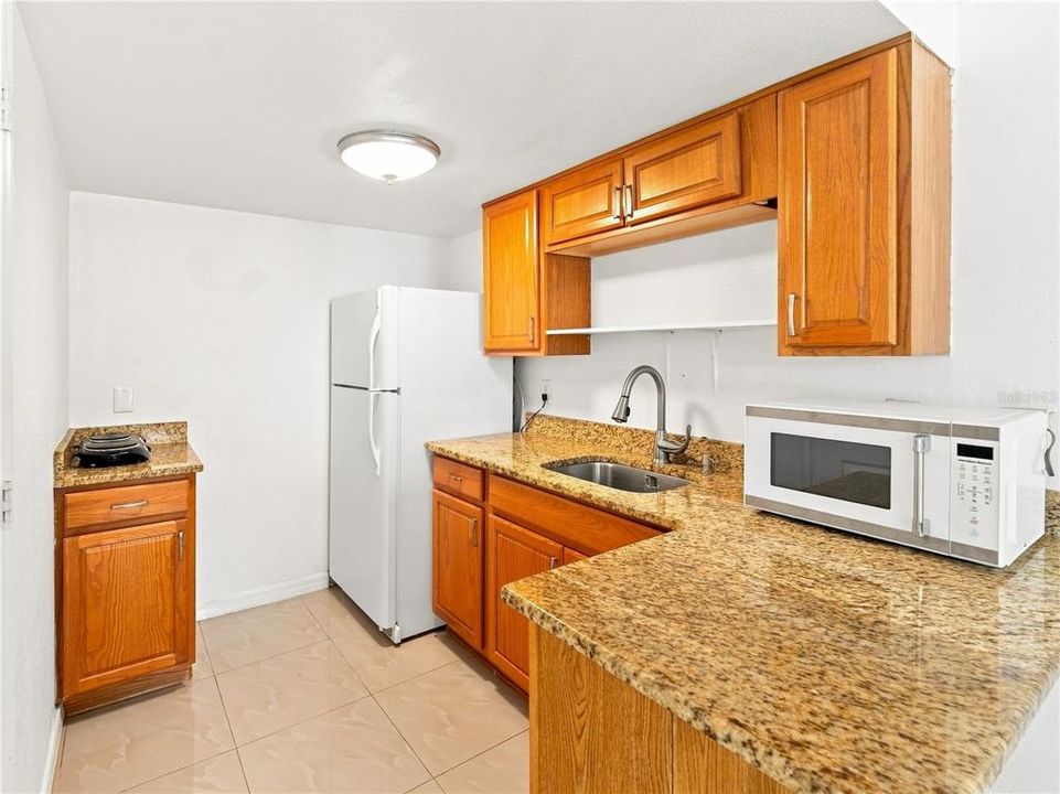 For Sale: $560,000 (7 beds, 5 baths, 1935 Square Feet)