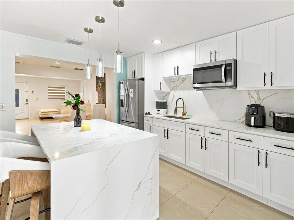 For Sale: $560,000 (7 beds, 5 baths, 1935 Square Feet)