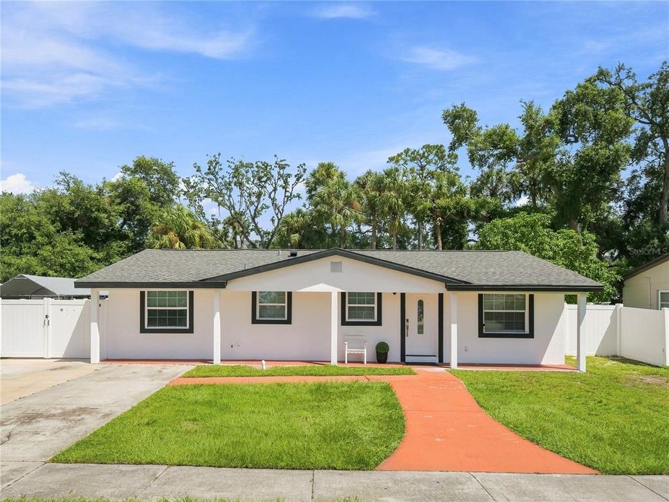 For Sale: $560,000 (7 beds, 5 baths, 1935 Square Feet)