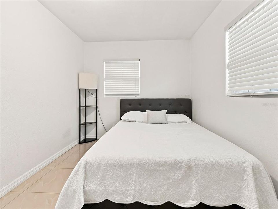 For Sale: $560,000 (7 beds, 5 baths, 1935 Square Feet)