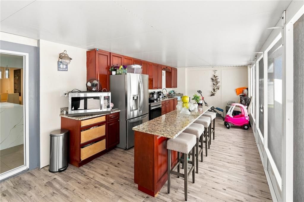 For Sale: $560,000 (7 beds, 5 baths, 1935 Square Feet)