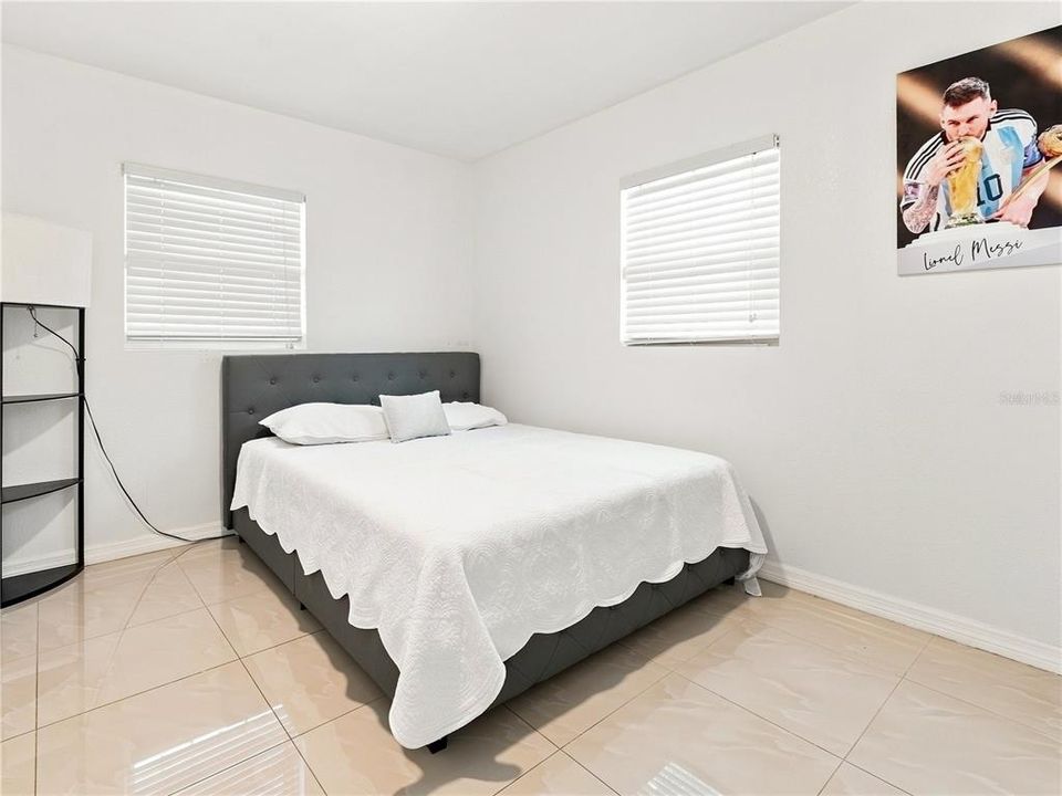 For Sale: $560,000 (7 beds, 5 baths, 1935 Square Feet)