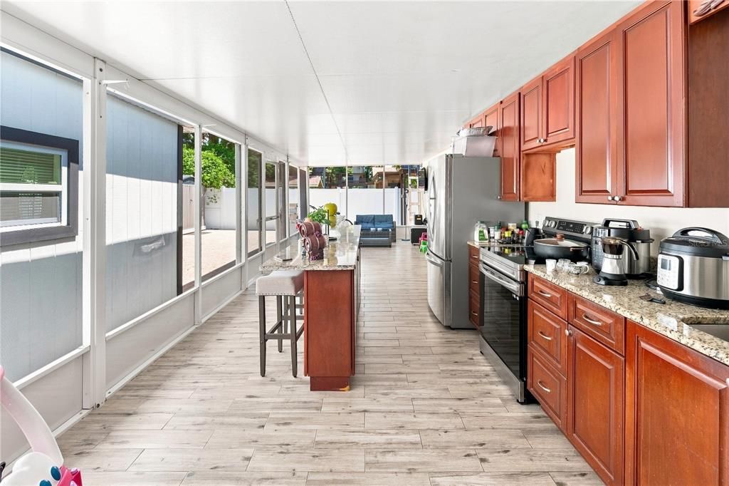 For Sale: $560,000 (7 beds, 5 baths, 1935 Square Feet)