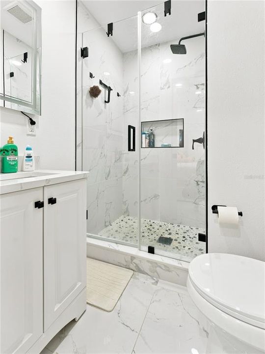 For Sale: $560,000 (7 beds, 5 baths, 1935 Square Feet)