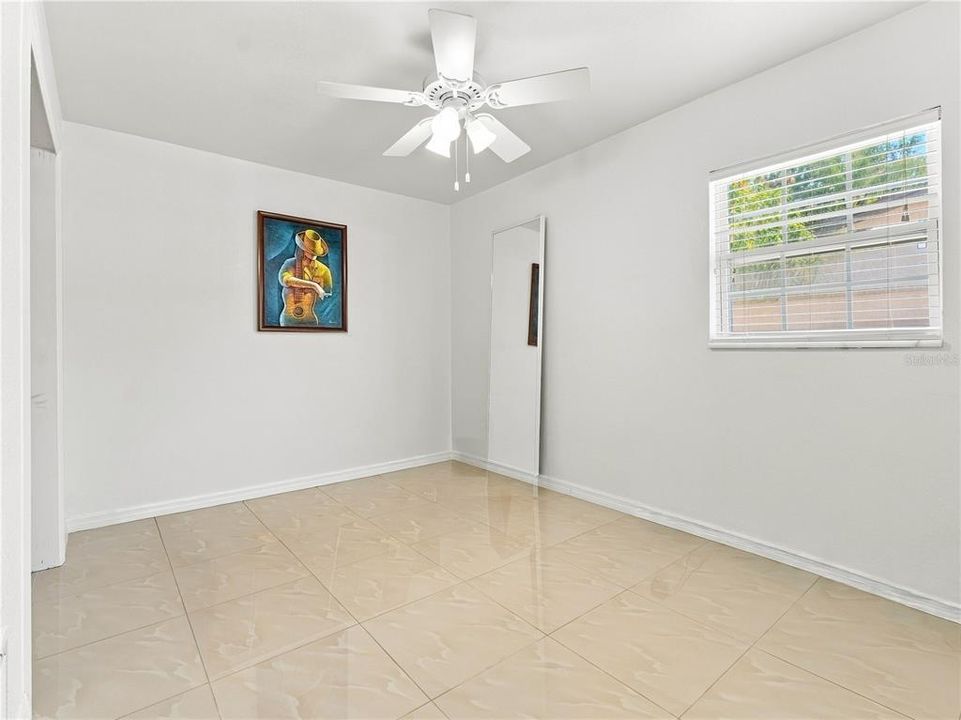 For Sale: $560,000 (7 beds, 5 baths, 1935 Square Feet)