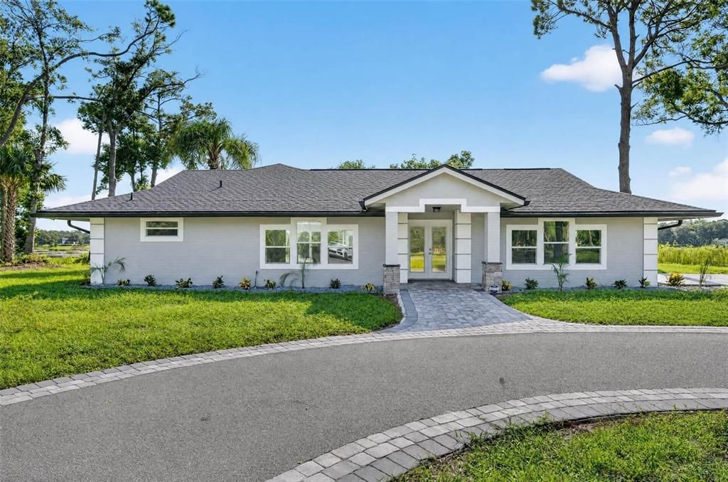 En Venta: $1,749,900 (4 camas, 2 baños, 2716 Pies cuadrados)