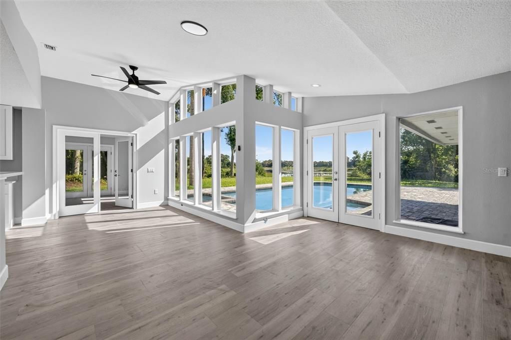 En Venta: $1,749,900 (4 camas, 2 baños, 2716 Pies cuadrados)