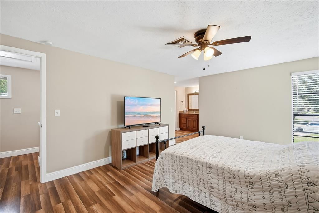 For Rent: $3,295 (3 beds, 2 baths, 1860 Square Feet)