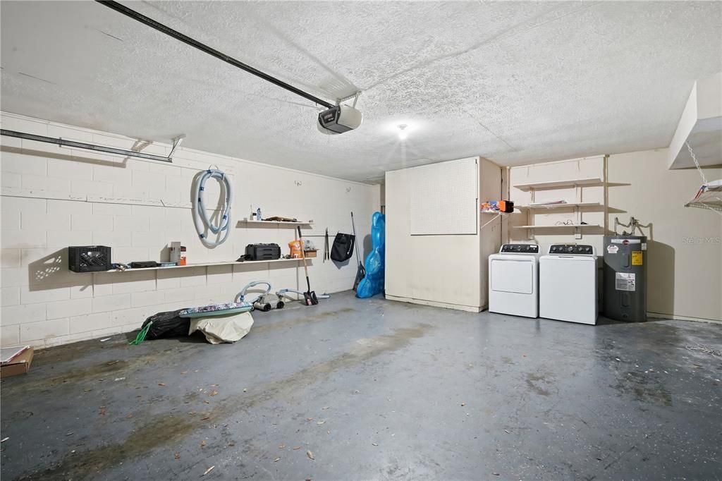 For Rent: $3,295 (3 beds, 2 baths, 1860 Square Feet)