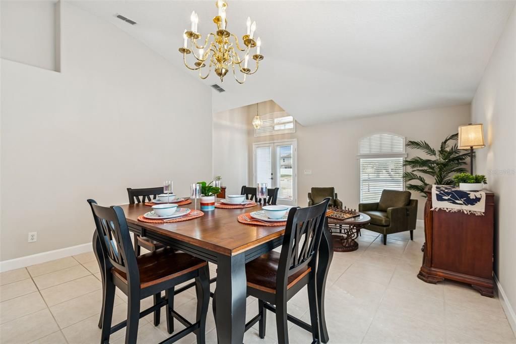 En Venta: $565,000 (3 camas, 2 baños, 2032 Pies cuadrados)