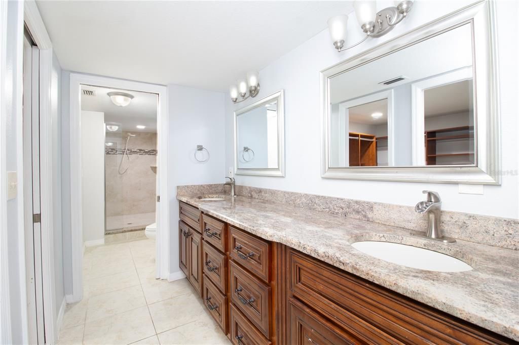 For Sale: $750,000 (4 beds, 2 baths, 2802 Square Feet)