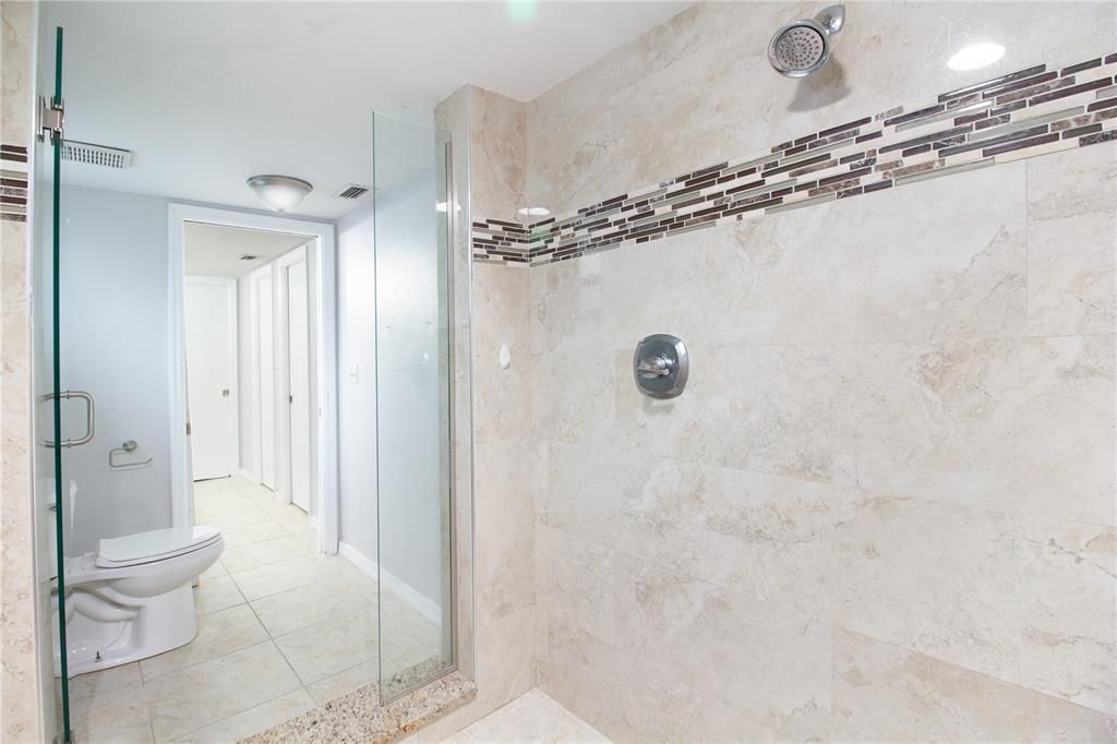 For Sale: $750,000 (4 beds, 2 baths, 2802 Square Feet)
