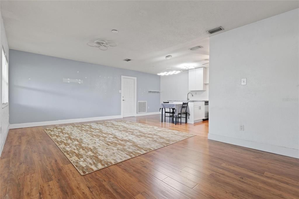 En Venta: $375,000 (3 camas, 2 baños, 1176 Pies cuadrados)