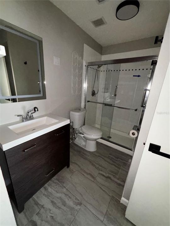 В аренду: $1,350 (2 спален, 2 ванн, 864 Квадратных фут)