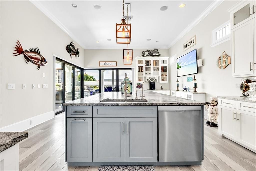 For Sale: $2,695,000 (5 beds, 4 baths, 3562 Square Feet)