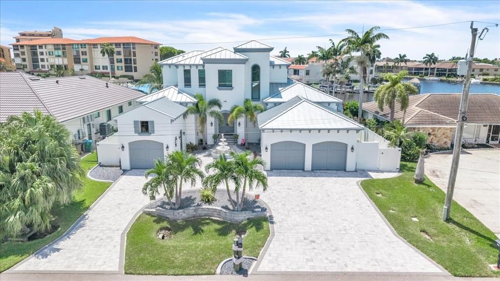 For Sale: $2,695,000 (5 beds, 4 baths, 3562 Square Feet)