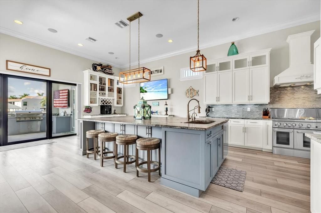 For Sale: $2,695,000 (5 beds, 4 baths, 3562 Square Feet)