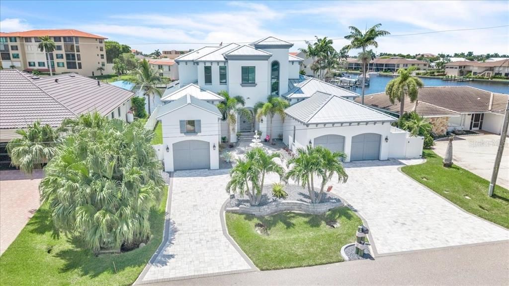 For Sale: $2,695,000 (5 beds, 4 baths, 3562 Square Feet)