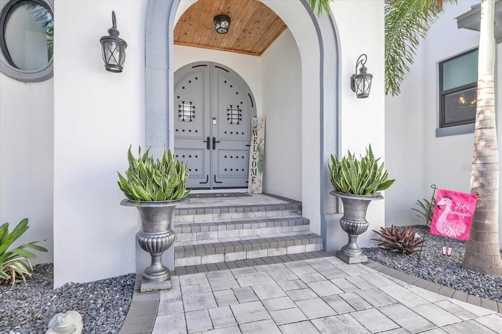 For Sale: $2,695,000 (5 beds, 4 baths, 3562 Square Feet)