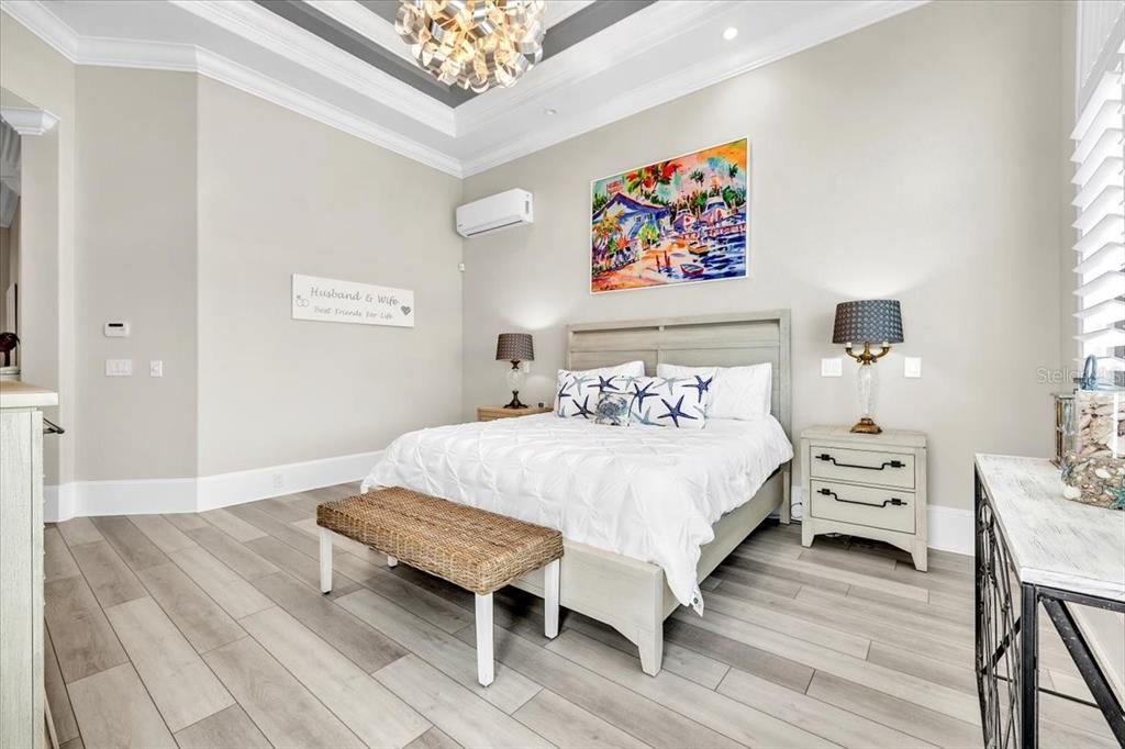 For Sale: $2,695,000 (5 beds, 4 baths, 3562 Square Feet)