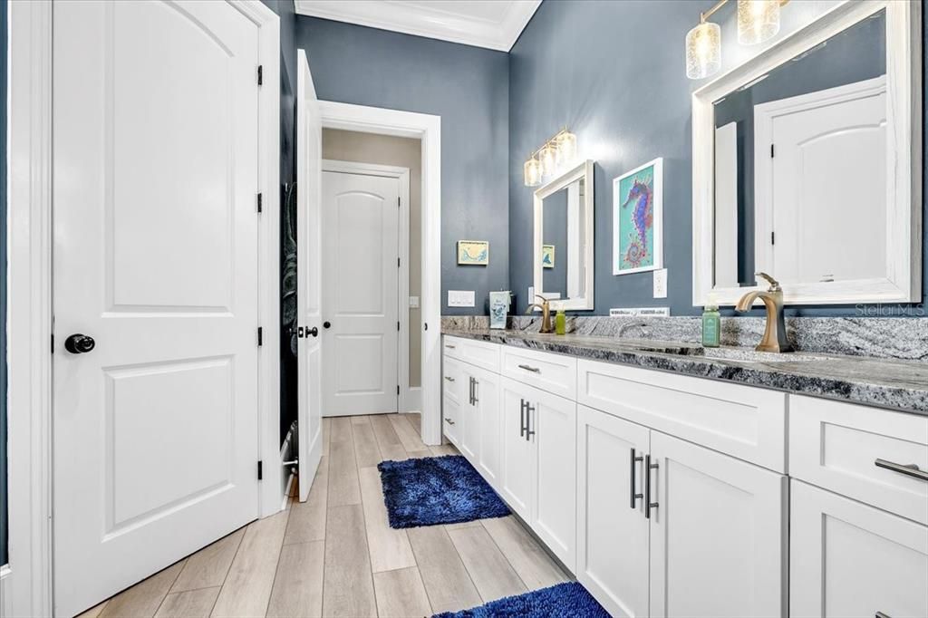 For Sale: $2,695,000 (5 beds, 4 baths, 3562 Square Feet)
