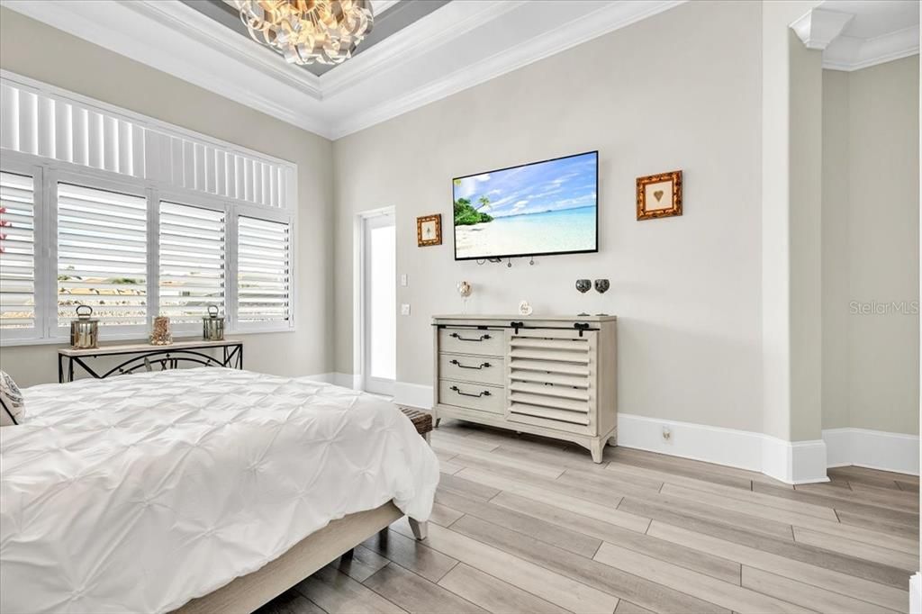 For Sale: $2,695,000 (5 beds, 4 baths, 3562 Square Feet)