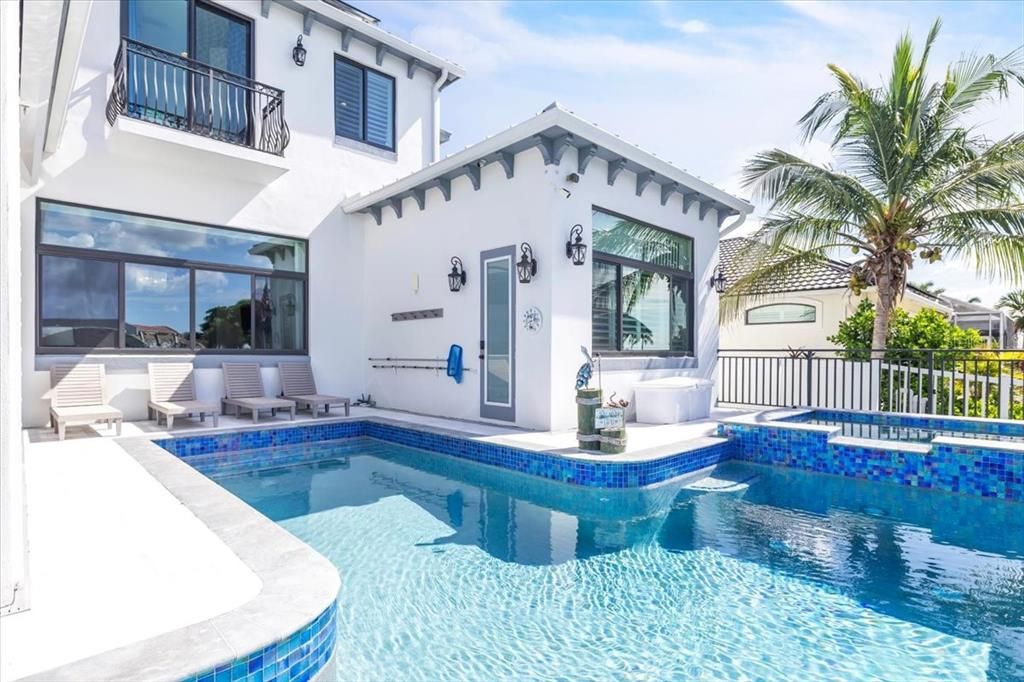 For Sale: $2,695,000 (5 beds, 4 baths, 3562 Square Feet)