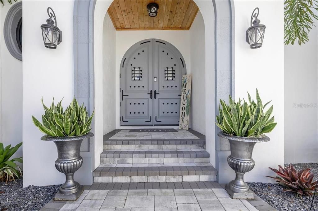 For Sale: $2,695,000 (5 beds, 4 baths, 3562 Square Feet)