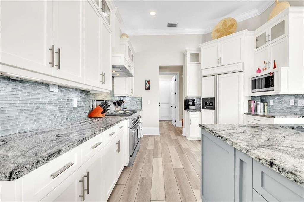 For Sale: $2,695,000 (5 beds, 4 baths, 3562 Square Feet)