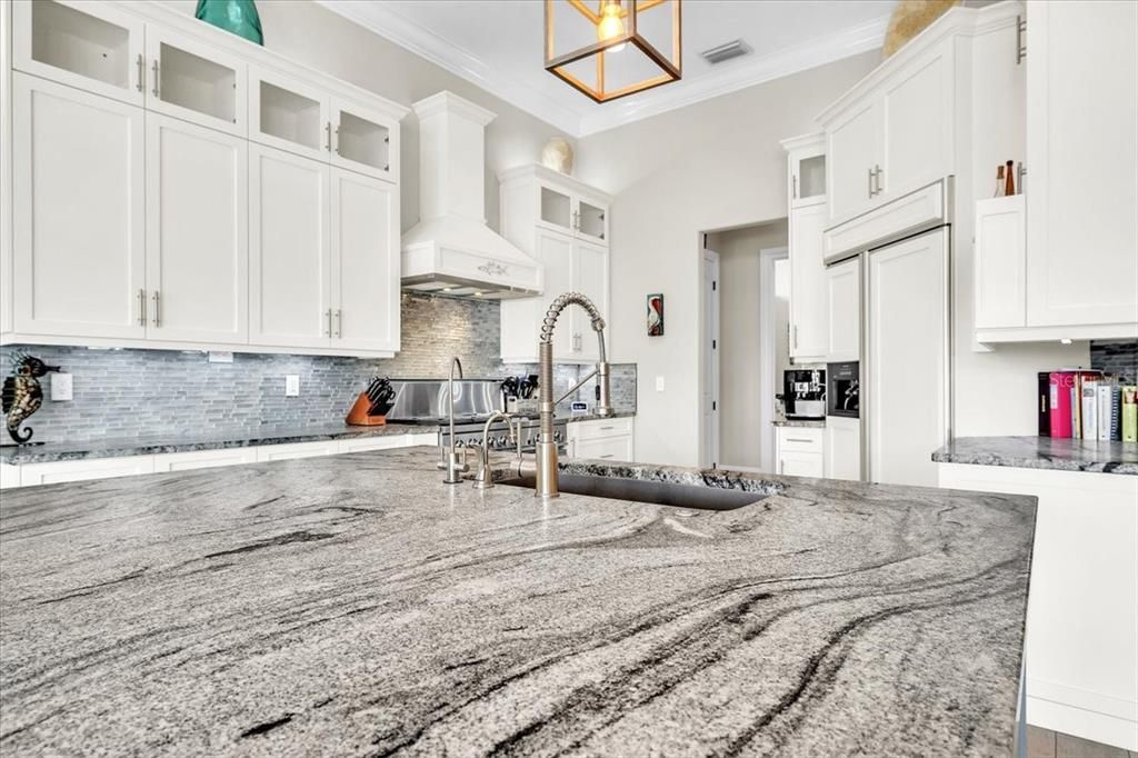 For Sale: $2,695,000 (5 beds, 4 baths, 3562 Square Feet)