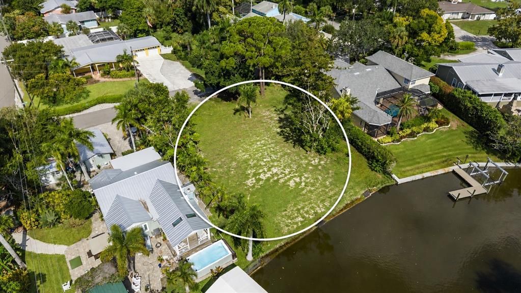 En Venta: $775,000 (0.27 acres)