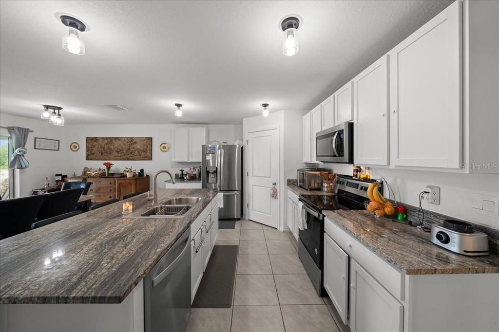 For Sale: $329,900 (4 beds, 2 baths, 1828 Square Feet)