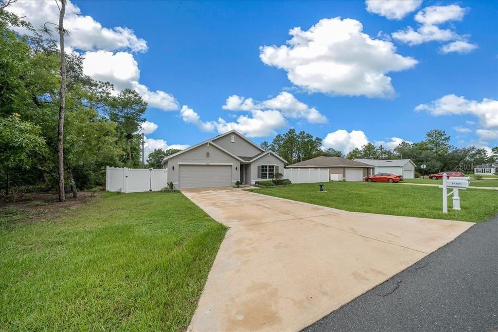 For Sale: $329,900 (4 beds, 2 baths, 1828 Square Feet)