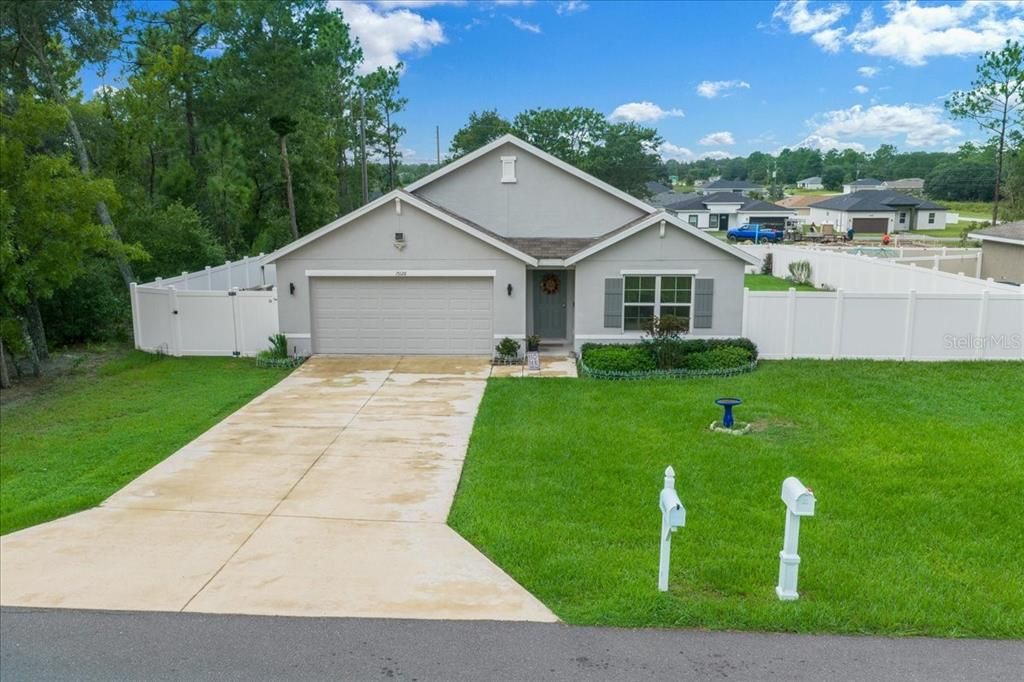 For Sale: $329,900 (4 beds, 2 baths, 1828 Square Feet)