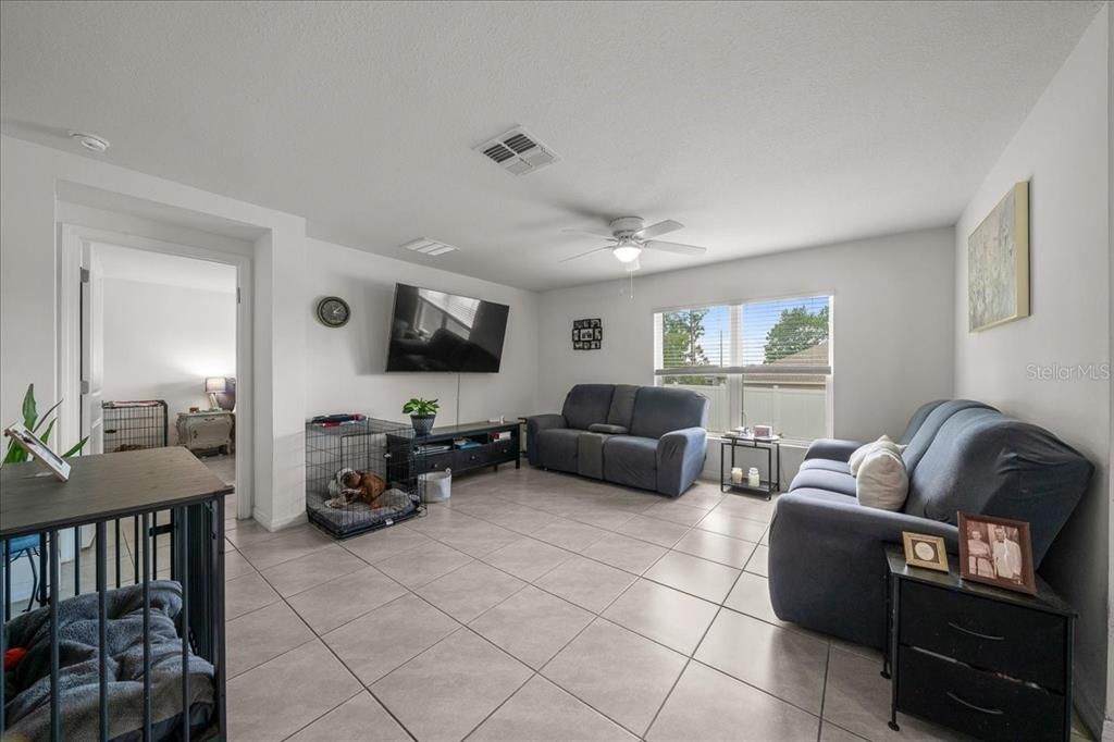 For Sale: $329,900 (4 beds, 2 baths, 1828 Square Feet)