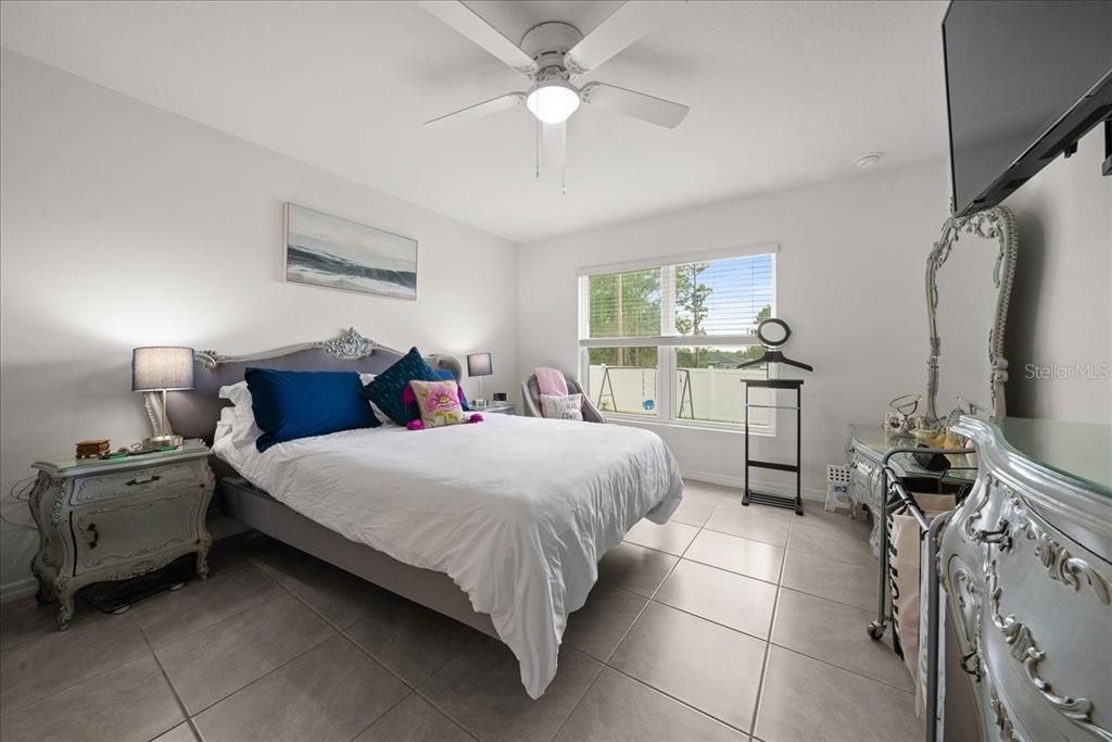 For Sale: $329,900 (4 beds, 2 baths, 1828 Square Feet)