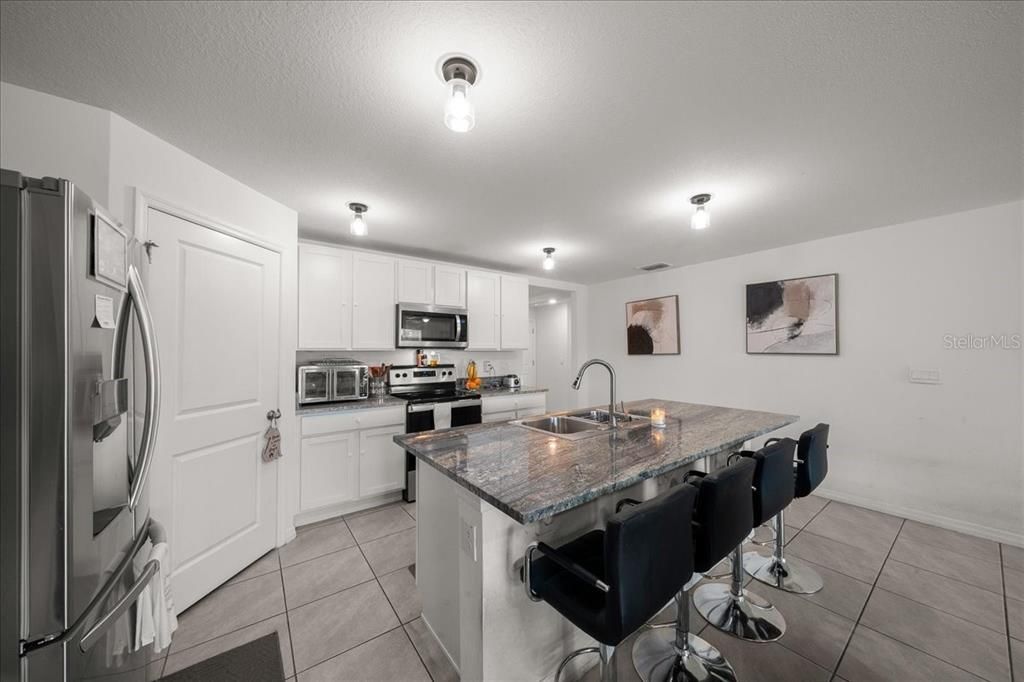 For Sale: $329,900 (4 beds, 2 baths, 1828 Square Feet)