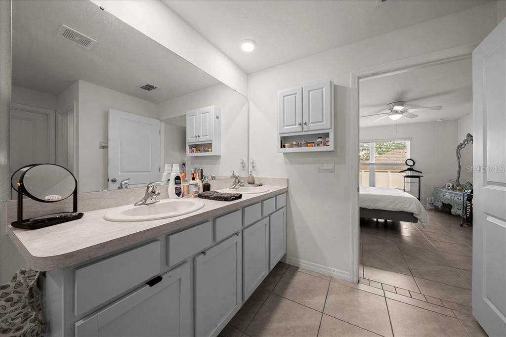 For Sale: $329,900 (4 beds, 2 baths, 1828 Square Feet)