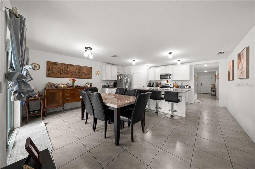For Sale: $329,900 (4 beds, 2 baths, 1828 Square Feet)