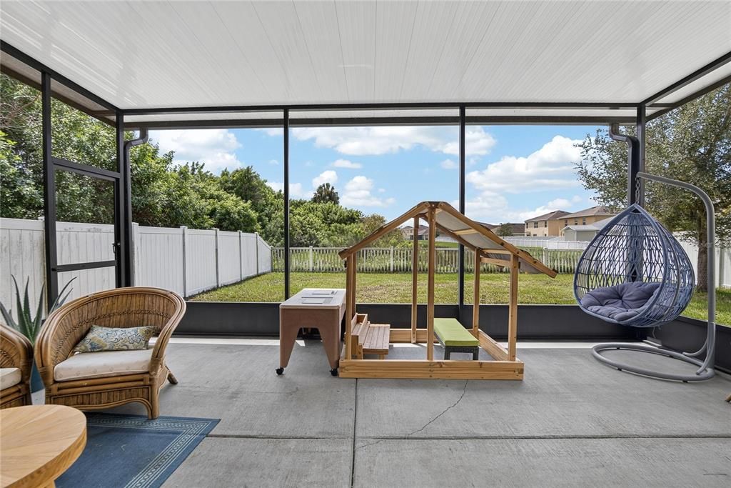 For Sale: $369,990 (5 beds, 3 baths, 2674 Square Feet)